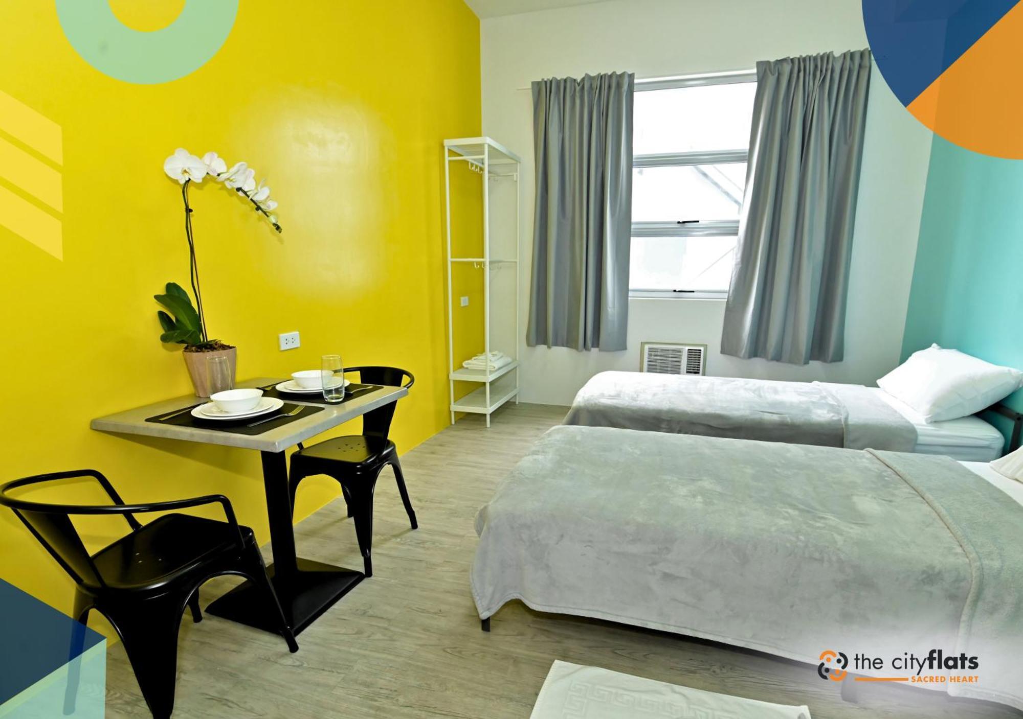 The City Flats Sacred Heart Makati City Esterno foto